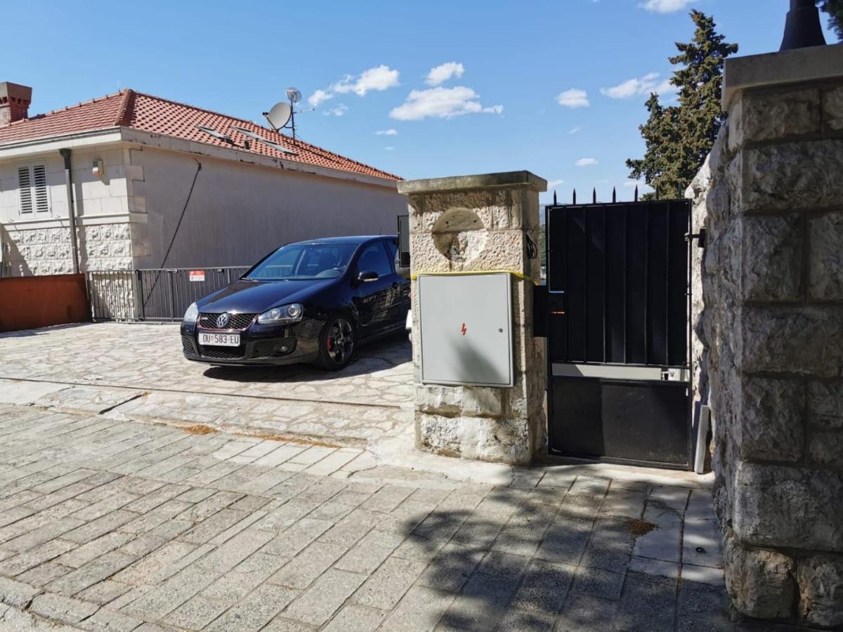 Apartment Piccola - 50m From