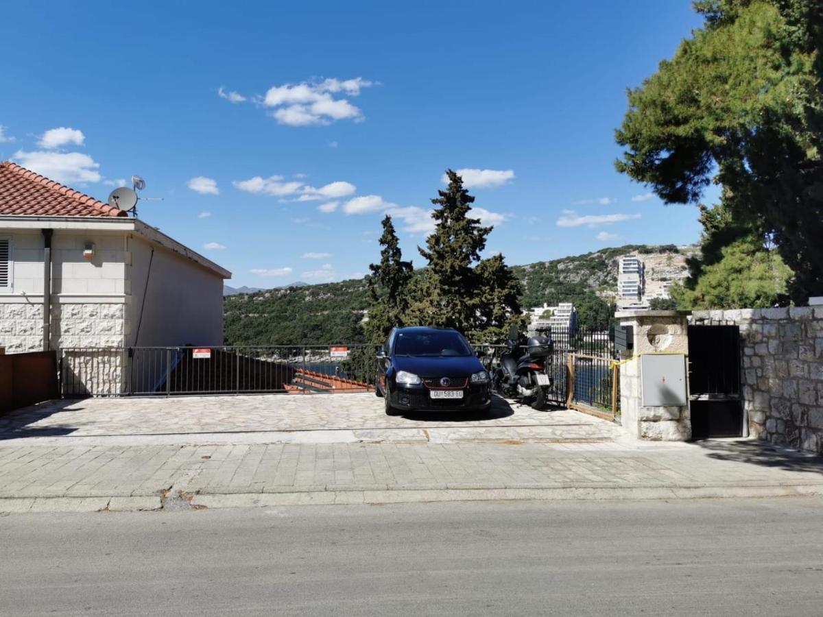Piccola - 50m From Apartment